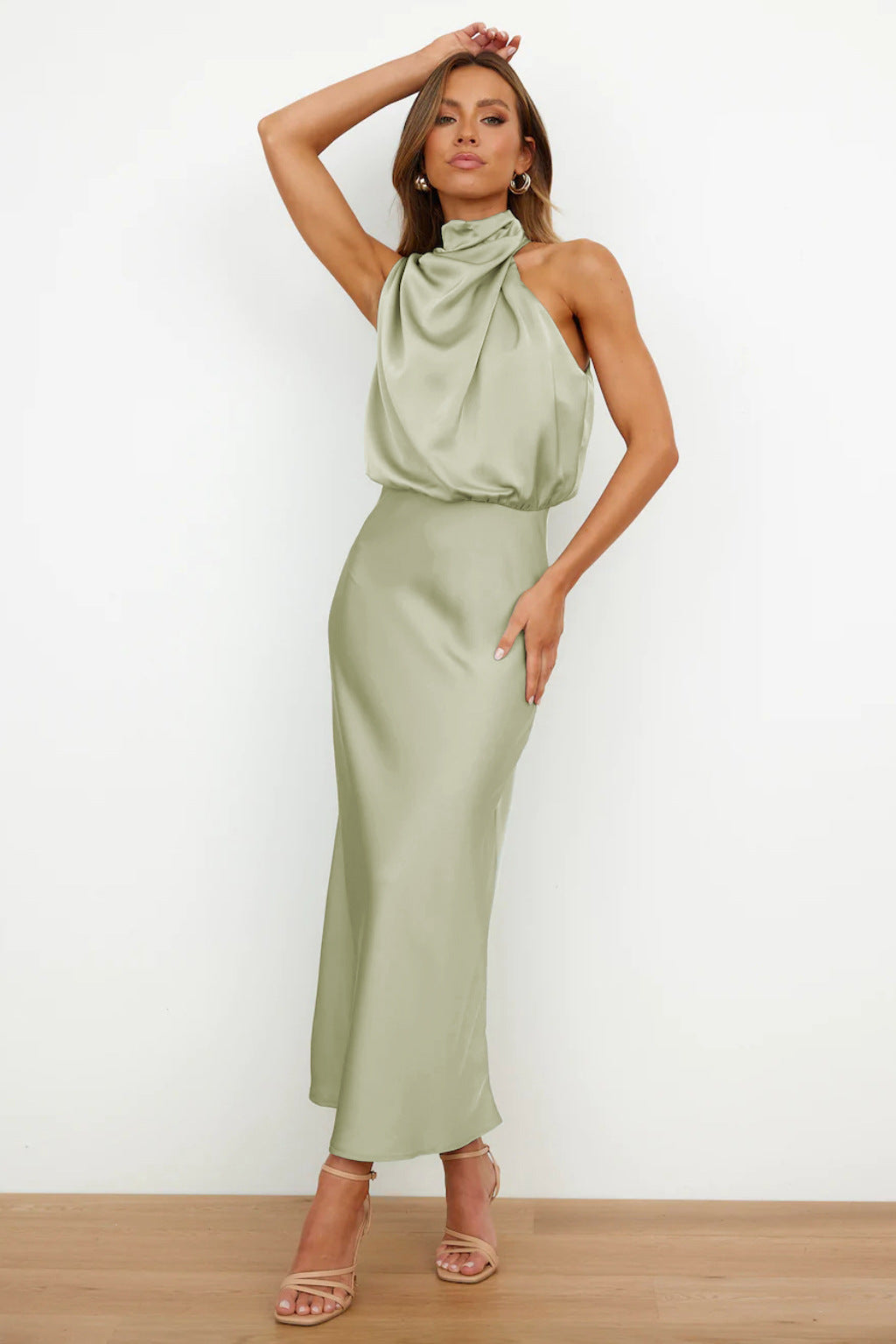 Lydia | Abito lungo con scollatura a halterneck