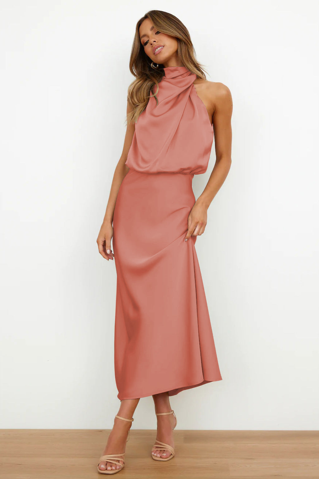 Lydia | Abito lungo con scollatura a halterneck