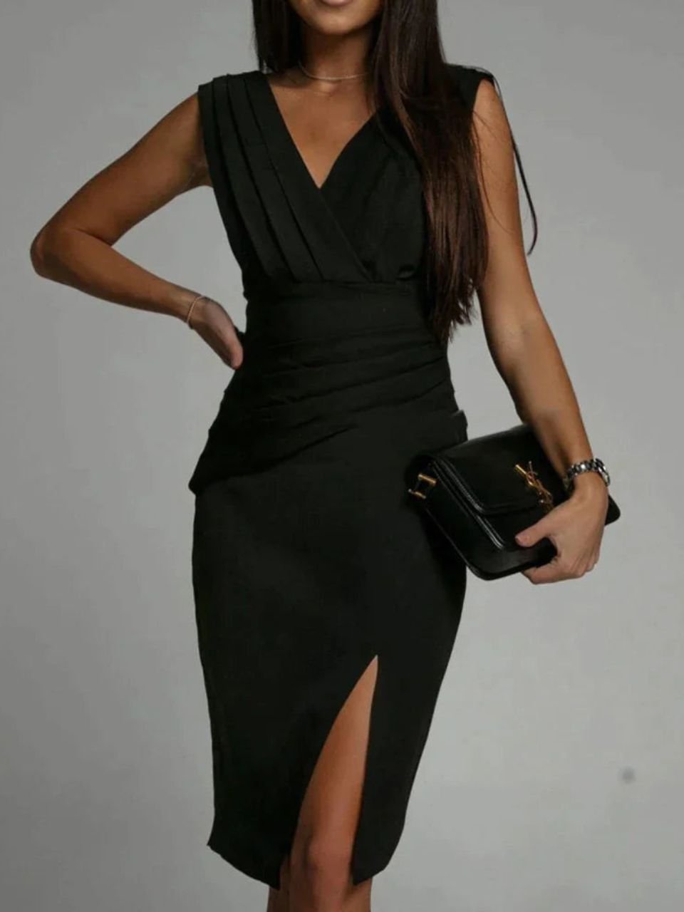 Victoria | Abito con scollo a V